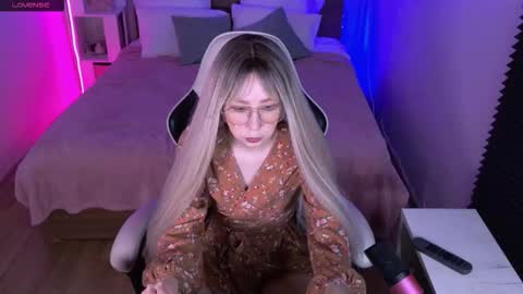 Snapshot of sofiisun chatting on 10/10/25, 04:22 Sofia online show from 10/10/25, 04:22