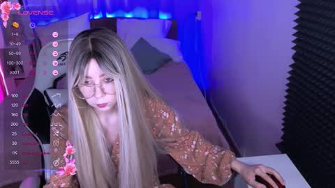 Snapshot of sofiisun chatting on 10/23/25, 02:22 Sofia online show from 10/23/25, 02:22