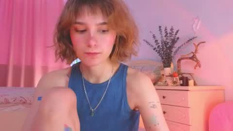 Snapshot of soft_animal chatting on 06/25/26, 11:37 E online show from 06/25/26, 11:37