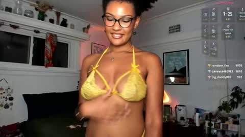 Snapshot of softbby123 chatting on 09/12/25, 01:49 Chloe Kiwi online show from 09/12/25, 01:49