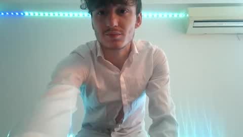 Snapshot of softedgeboy chatting on 11/28/25, 12:19 Nero Radian online show from 11/28/25, 12:19