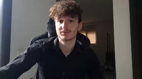 Snapshot of softedgeboy chatting on 11/29/25, 01:03 Nero Radian online show from 11/29/25, 01:03