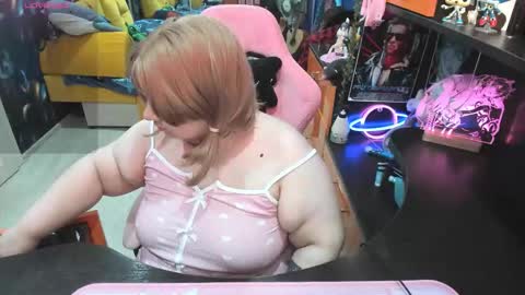 Sofie online show from 10/17/25, 02:15