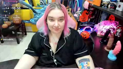 Sofie online show from 10/30/25, 02:24