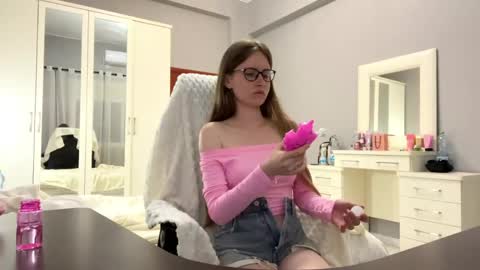 softlygirl online show from 05/18/26, 07:31
