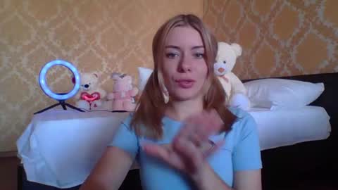 softy_aura online show from 06/24/26, 10:36