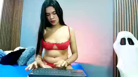 Snapshot of sofy_west chatting on 09/20/25, 10:44 sofy west online show from 09/20/25, 10:44