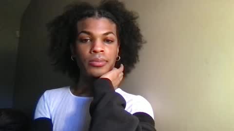 SolaceEve online show from 11/17/25, 06:35