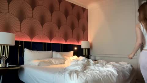 Bella online show from 04/28/26, 08:41