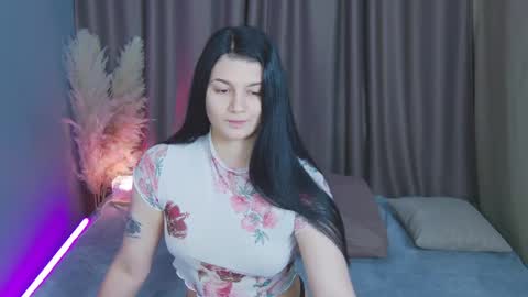 Snapshot of solazolaa chatting on 06/01/26, 12:23 Sonya online show from 06/01/26, 12:23