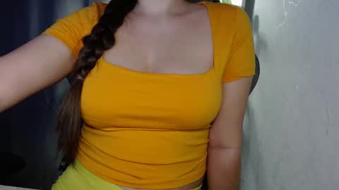 Snapshot of solisgaby chatting on 02/21/25, 04:37 Gaby Solis online show from 02/21/25, 04:37