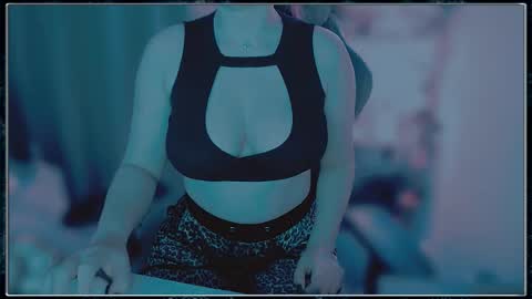 Gaby Solis online show from 11/23/25, 01:22