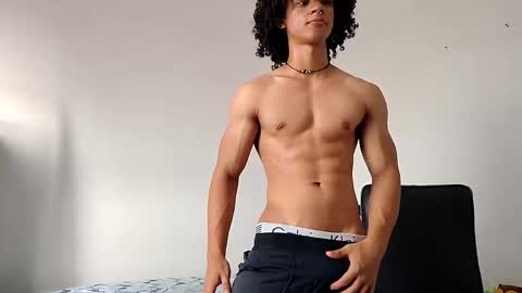 Hi Im Weller Check my Bio  online show from 04/06/26, 08:54