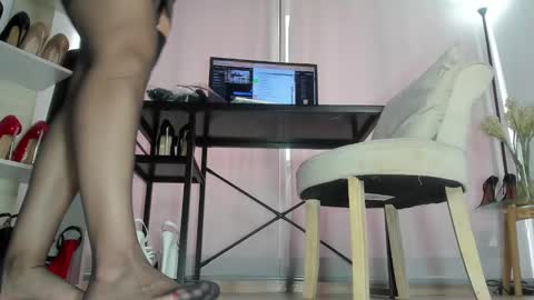 solsmith0 online show from 10/07/25, 07:33