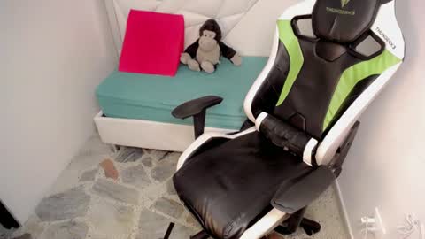 ESTEBAN online show from 06/19/26, 02:05