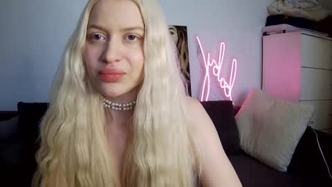 Snapshot of somespeciall chatting on 03/20/26, 02:22 somespeciall online show from 03/20/26, 02:22