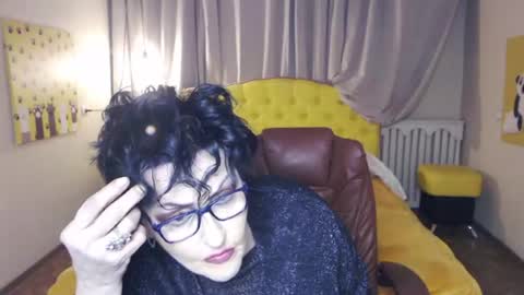 sondrariddle online show from 04/19/26, 08:11