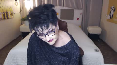 Snapshot of sondrariddle chatting on 05/28/26, 07:00 sondrariddle online show from 05/28/26, 07:00