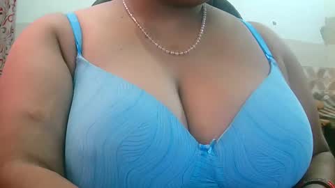 soni88888 online show from 02/04/25, 04:59