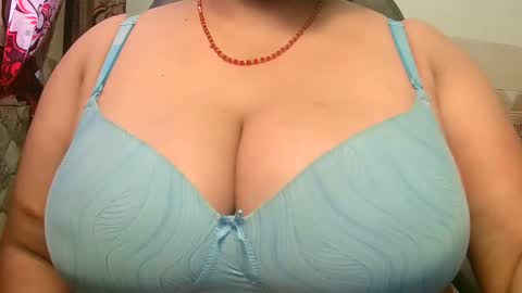 soni88888 online show from 02/19/25, 07:17