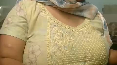 soni88888 online show from 03/09/25, 07:56