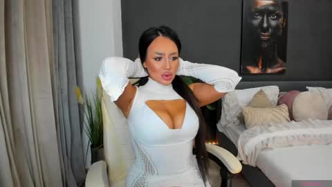 Snapshot of sonia__rey chatting on 05/08/26, 06:35 Sonia Rey online show from 05/08/26, 06:35
