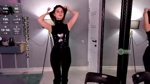 Snapshot of sonia__rose chatting on 06/17/26, 04:08 Sonia online show from 06/17/26, 04:08