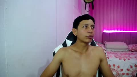 sonic_jess07 online show from 04/15/26, 09:38