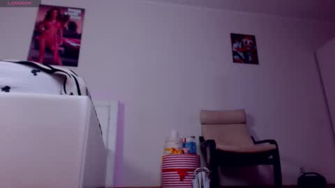 Sonja Ray online show from 10/22/25, 07:41