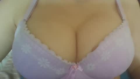 Sonnya online show from 10/25/25, 12:02