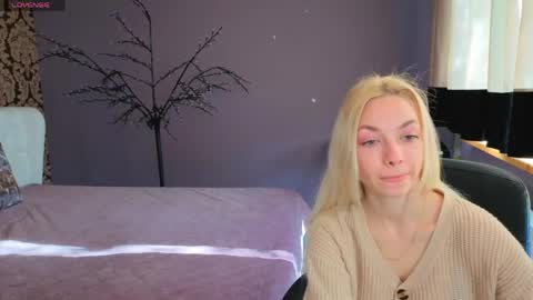 Snapshot of sonnysofia chatting on 05/04/26, 05:47 Sonya online show from 05/04/26, 05:47