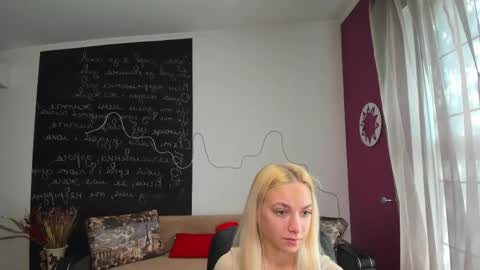 Snapshot of sonnysofia chatting on 05/22/26, 05:47 Sonya online show from 05/22/26, 05:47