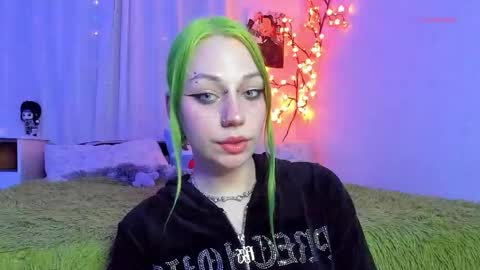 Snapshot of sono_sharingan chatting on 03/20/26, 08:25 Your ghost wife online show from 03/20/26, 08:25