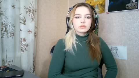 Mila online show from 04/19/26, 06:10