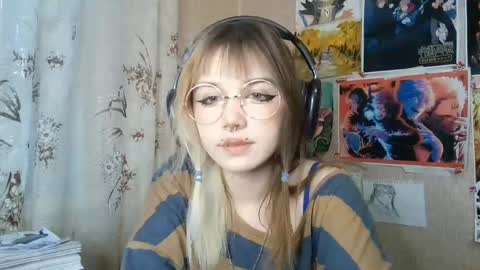 Mila online show from 06/03/26, 03:17