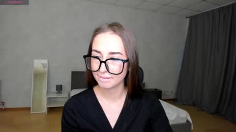 Snapshot of sony_mayy chatting on 10/14/25, 01:50 sony_mayy online show from 10/14/25, 01:50