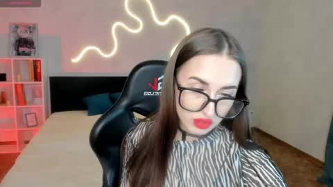 Snapshot of sony_mayy chatting on 10/16/25, 01:39 sony_mayy online show from 10/16/25, 01:39