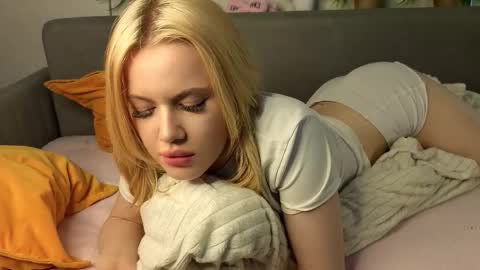 Sonya vibe online show from 03/03/26, 02:45