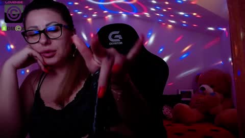 Snapshot of sonyadevon chatting on 01/11/25, 11:23 Sonia online show from 01/11/25, 11:23