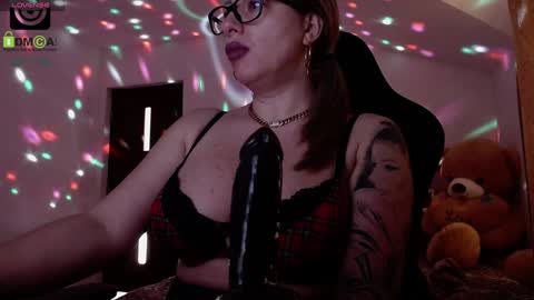 Snapshot of sonyadevon chatting on 01/26/25, 10:12 Sonia online show from 01/26/25, 10:12