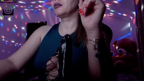 Snapshot of sonyadevon chatting on 01/30/25, 04:16 Sonia online show from 01/30/25, 04:16