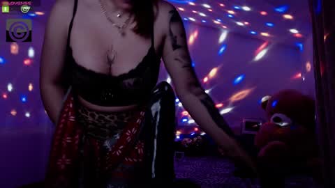 Snapshot of sonyadevon chatting on 02/07/25, 05:20 Sonia online show from 02/07/25, 05:20