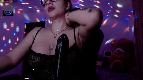 Snapshot of sonyadevon chatting on 02/07/25, 11:23 Sonia online show from 02/07/25, 11:23