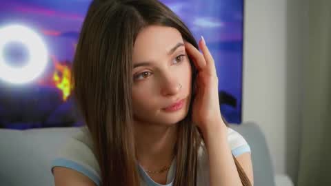 Eva 3 online show from 11/26/25, 08:59