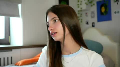 Snapshot of sonyaericsson chatting on 06/08/26, 12:16 Eva 3 online show from 06/08/26, 12:16