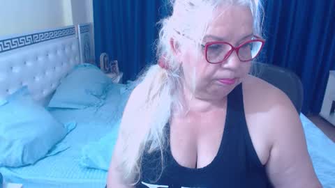 Snapshot of sonyamilf chatting on 06/12/26, 11:53 Sonya online show from 06/12/26, 11:53