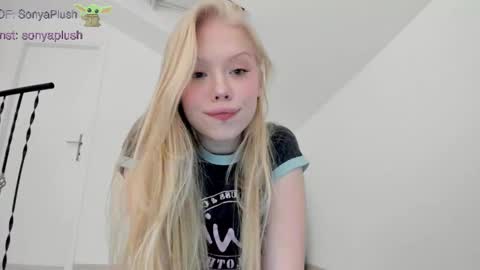 Sonya  Instagram   Twitter sonyaplushgirl  OnlyFans sonyaplush online show from 02/23/25, 06:12