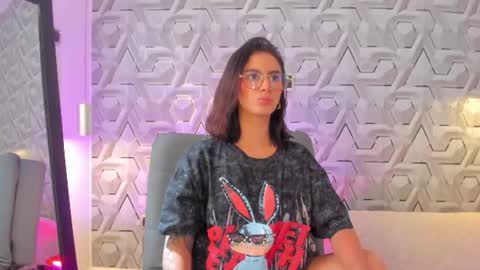 Snapshot of sophi_01 chatting on 07/06/26, 03:03 sophie online show from 07/06/26, 03:03