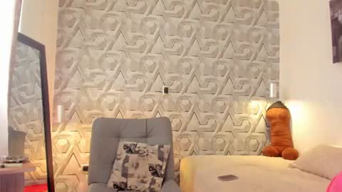 Snapshot of sophi_01 chatting on 07/14/26, 06:46 sophie online show from 07/14/26, 06:46