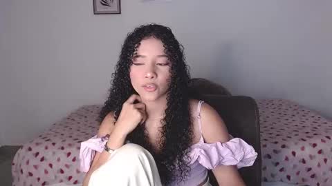 Snapshot of sophi_baby chatting on 10/08/25, 04:10 Sophi baby online show from 10/08/25, 04:10
